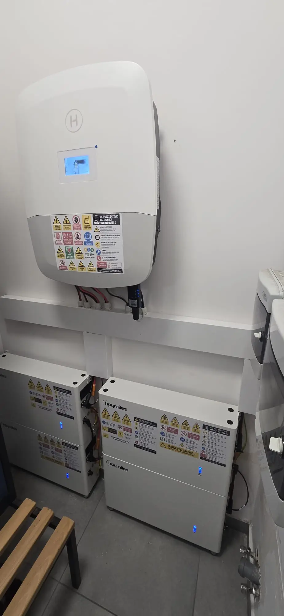 Montaż magazynu energii 20 kWh na budynku magazynowym Urzędu Miasta Jarosław